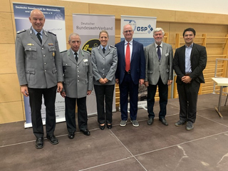  von links: OFA PD Dr. Mühlmeier, OTL d.R. Allgaier (DBwV), OFA Dr. Förster (DGWMP), General a.D. Zorn, OTL a.D. Goetze (SL Ulm), Hr. Heitkamp (DWT)