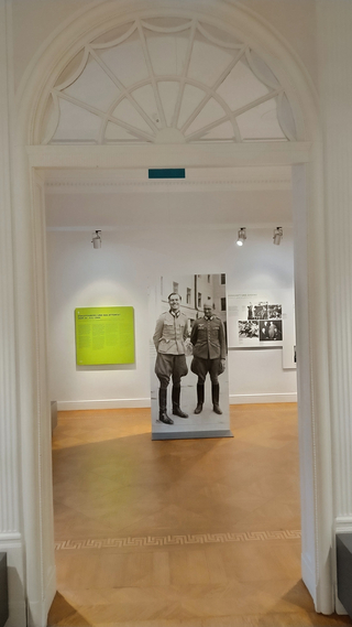 Widerstandskämpfer, die ums Leben kamen (von links)  Oberst Claus Schenk Graf von Stauffenberg und  Generaloberst Friedrich Olbricht