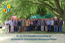 Gruppenfoto der Informationsveranstaltung der Gesellschaft für Sicherheitspolitik Niedersachsen/Bremen am 2. Juli 2019.