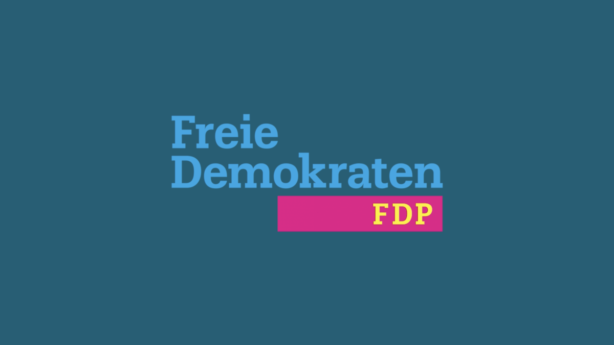 Logo der deutschen Partei Freie Demokraten (FDP) mit blauem Schriftzug und gelbem FDP auf einem pinken Balken.