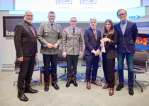  v.l.r. Richard Rohde (SL GSP Bonn), Oberst André Wüstner, Generalmajor Ansgar Meyer, Prof. Dr. Carlo Masala, Lena Mosel und Prof. Dr. Volker Kronenberg. © Volker Lannert
