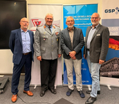 Generaloberstabsarzt a.D. Dr. Blätzinger, Generaloberstabsarzt Dr. Hoffmann, Volker Thielert (Clausewitz-Gesellschaft), Richard Rohde (SL GSP Bonn) © Richard Rohde