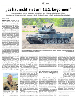 Ein Leopard 2 Kampfpanzer auf einem Truppenübungsplatz, symbolisch für die Neuausrichtung der Bundeswehr.