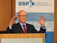 Brigadegeneral a.D. Helmut Ganser forderte eine "strategische Stabilität" in der Sicherheitspolitik gegenüber Russland.